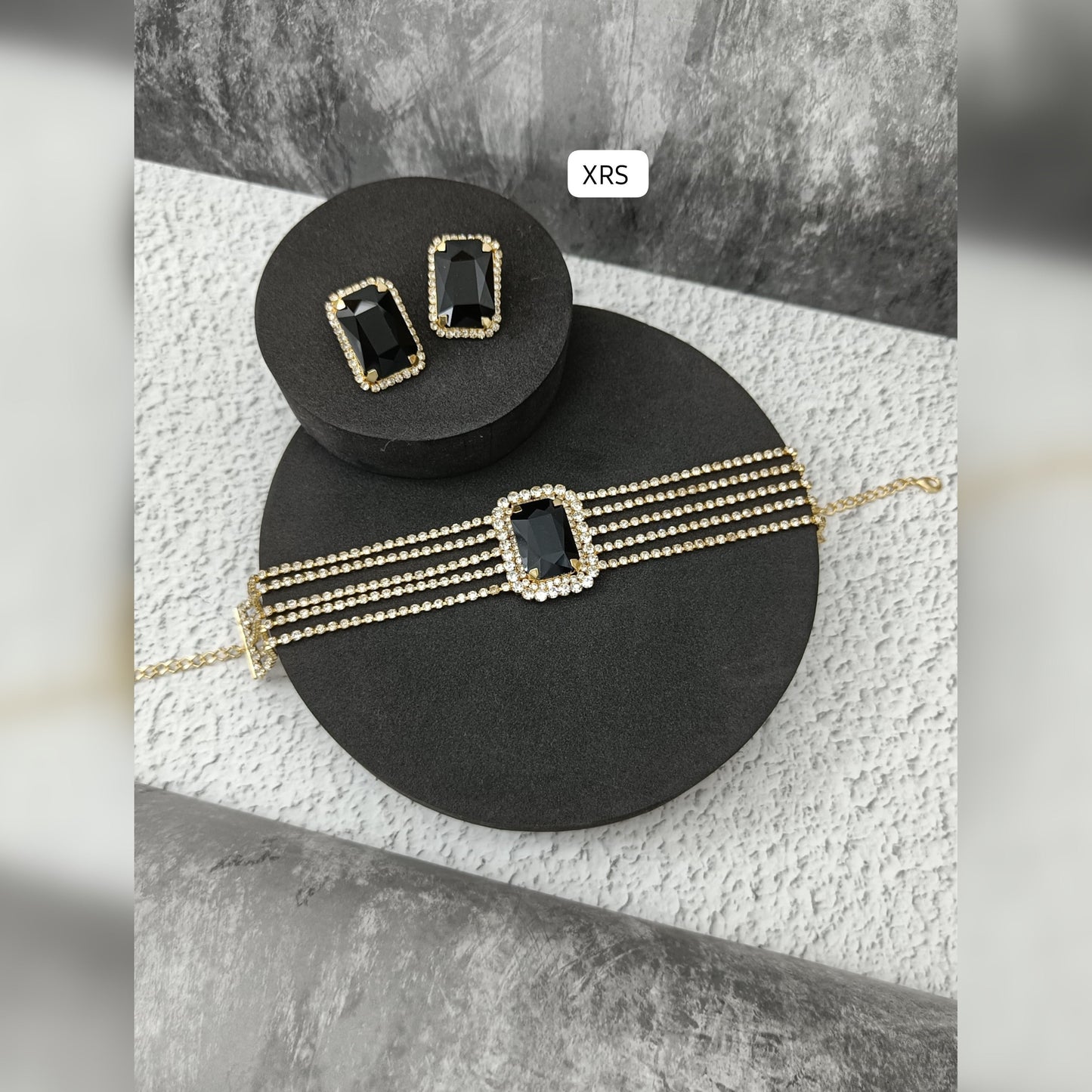 Ariel Choker and Stud Set