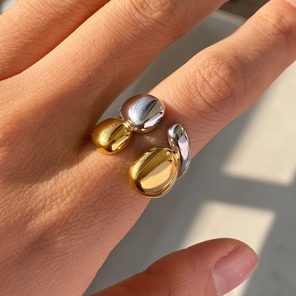 Duo Pod Ring