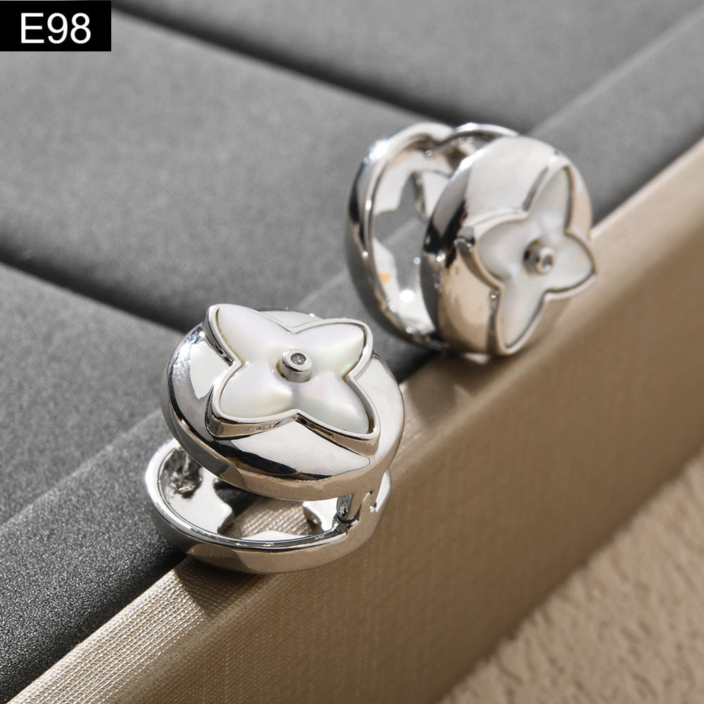 Star Stud Earring - E98