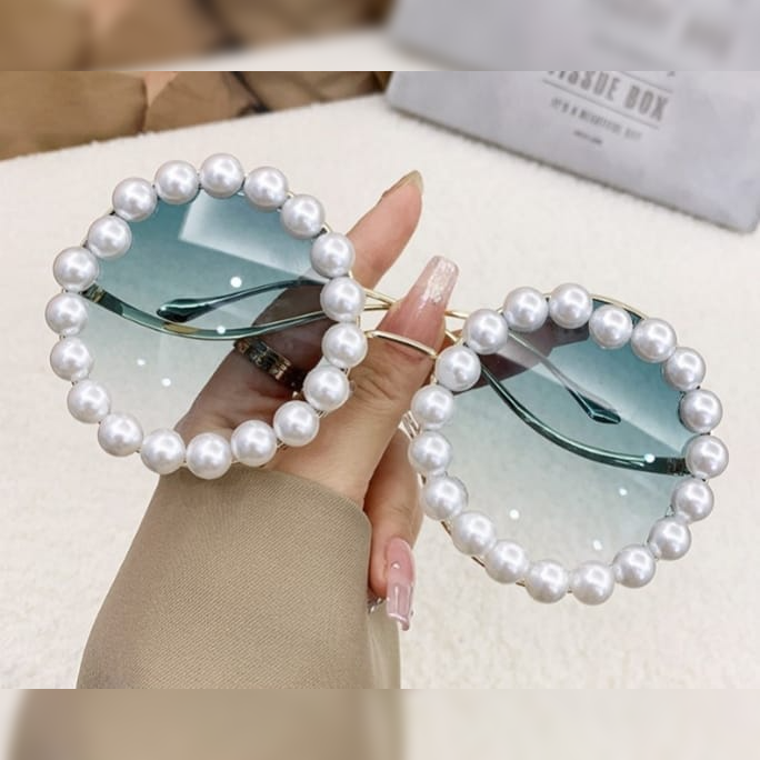 Luminous Gaze Sunglasses