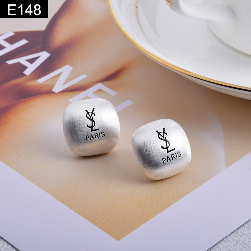 Matte Square Earring - E148