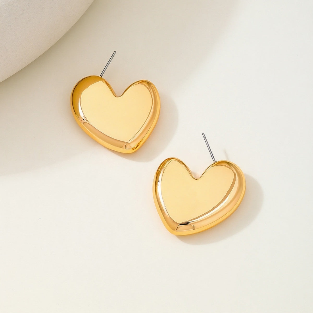 Helia Heart Stud Earring
