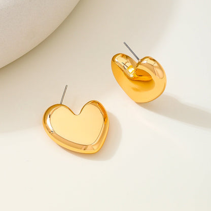 Helia Heart Stud Earring