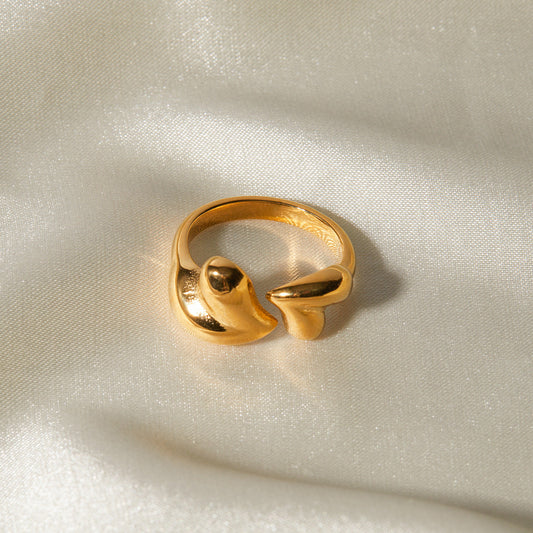 Sweetheart Swirl Ring
