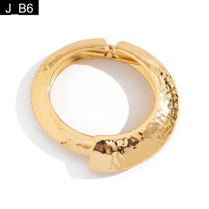 Helios Hammered Handcuff