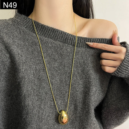 Golden Solitaire Necklace - N49