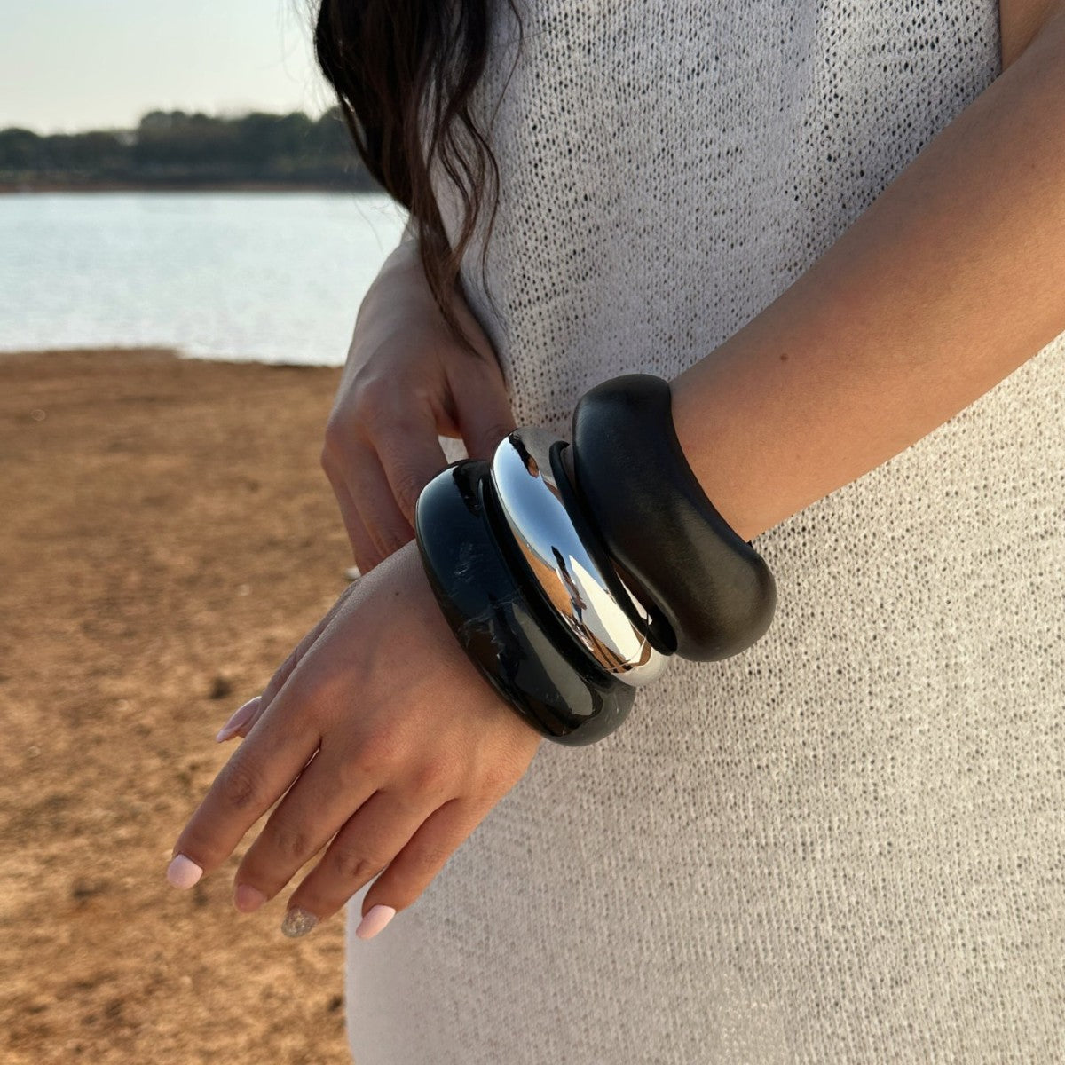 Monochrome Mesa Stack