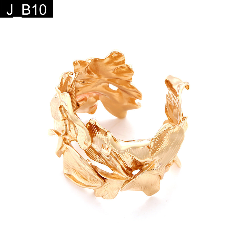 Daphne Floral Handcuff - B10