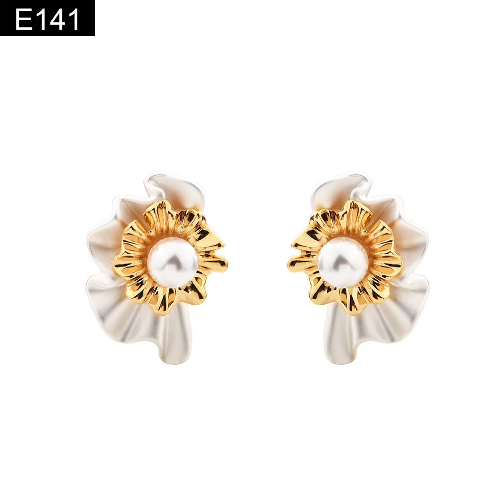 Floral Pearl Earring - E141