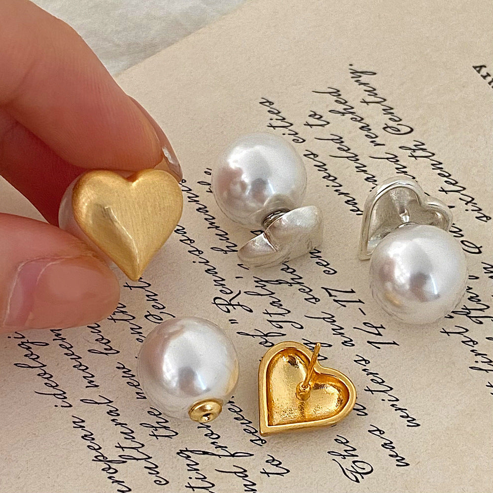 Amour Pearl Stud Earring