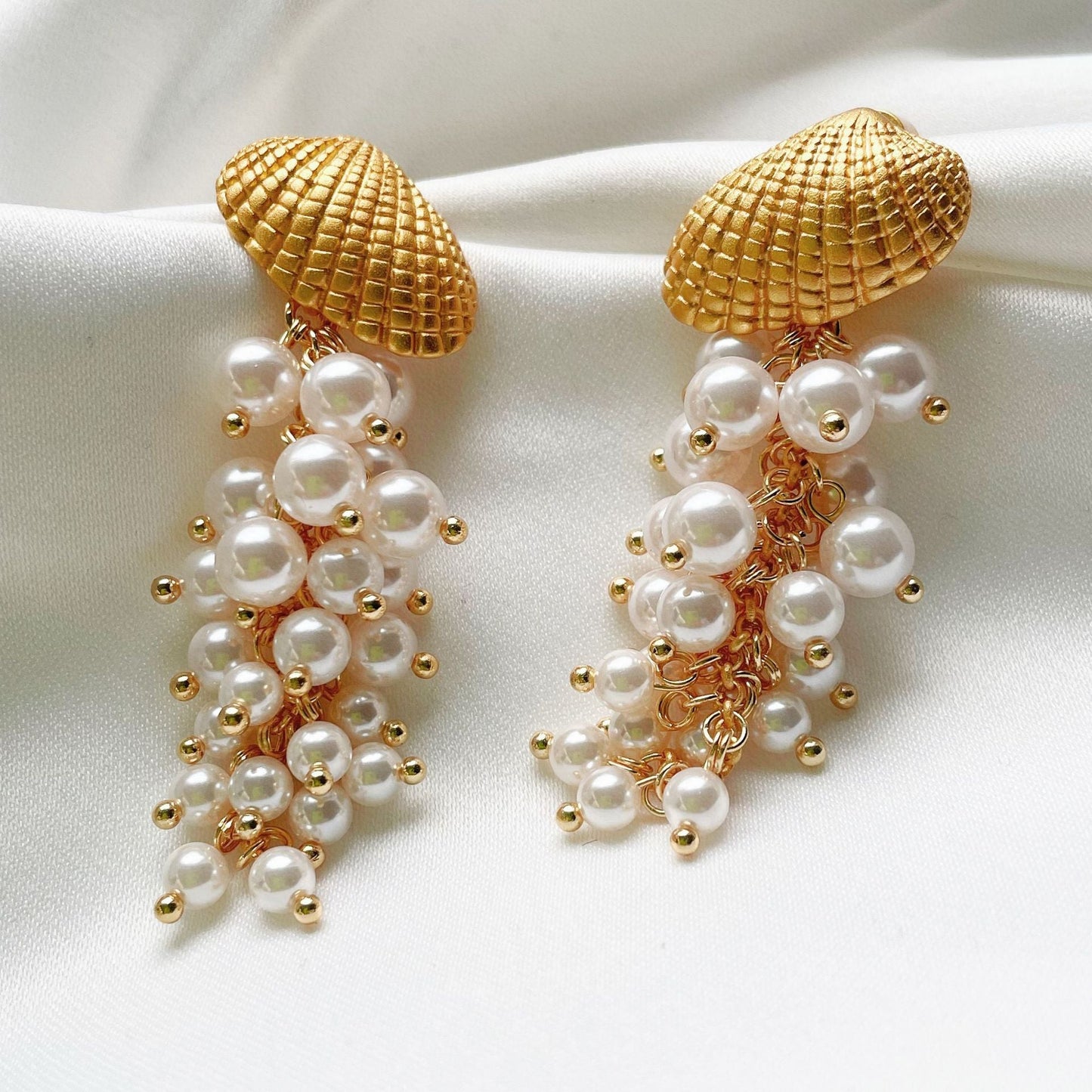 Shell Pearl Earring