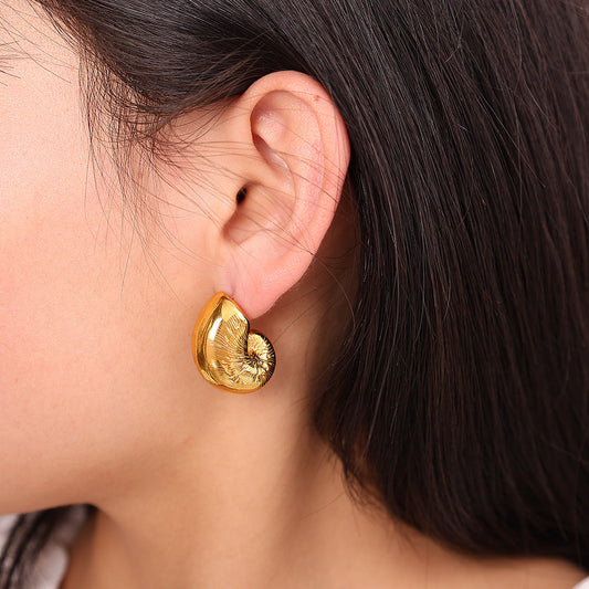 Shell Sculpture Stud Earring