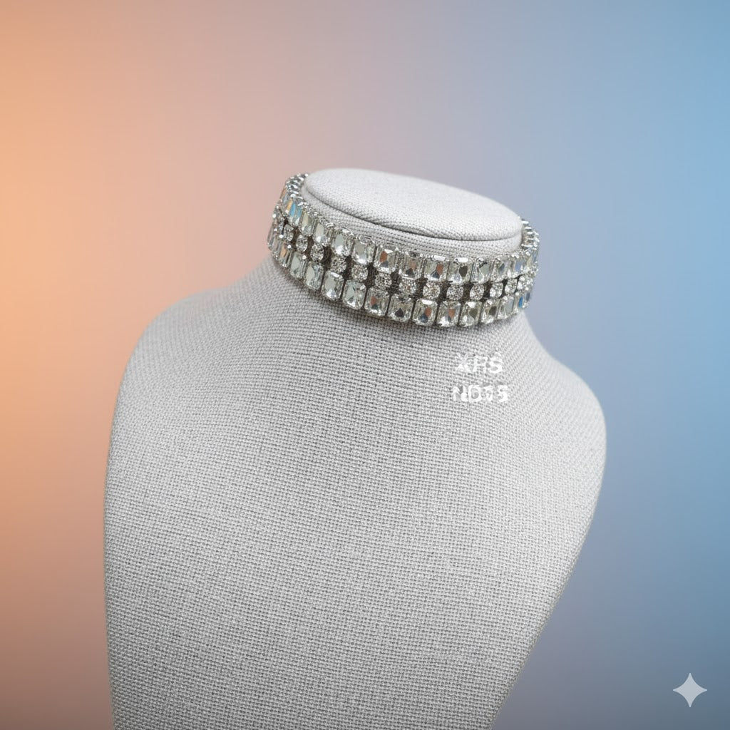 Ava Choker