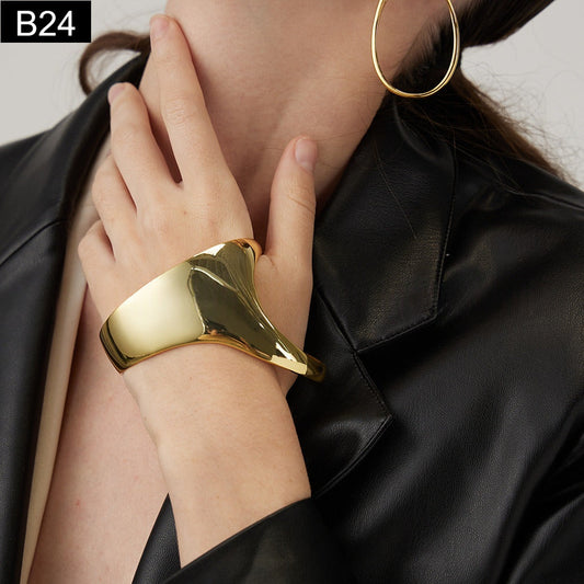 Molten Palm Handcuff - B24